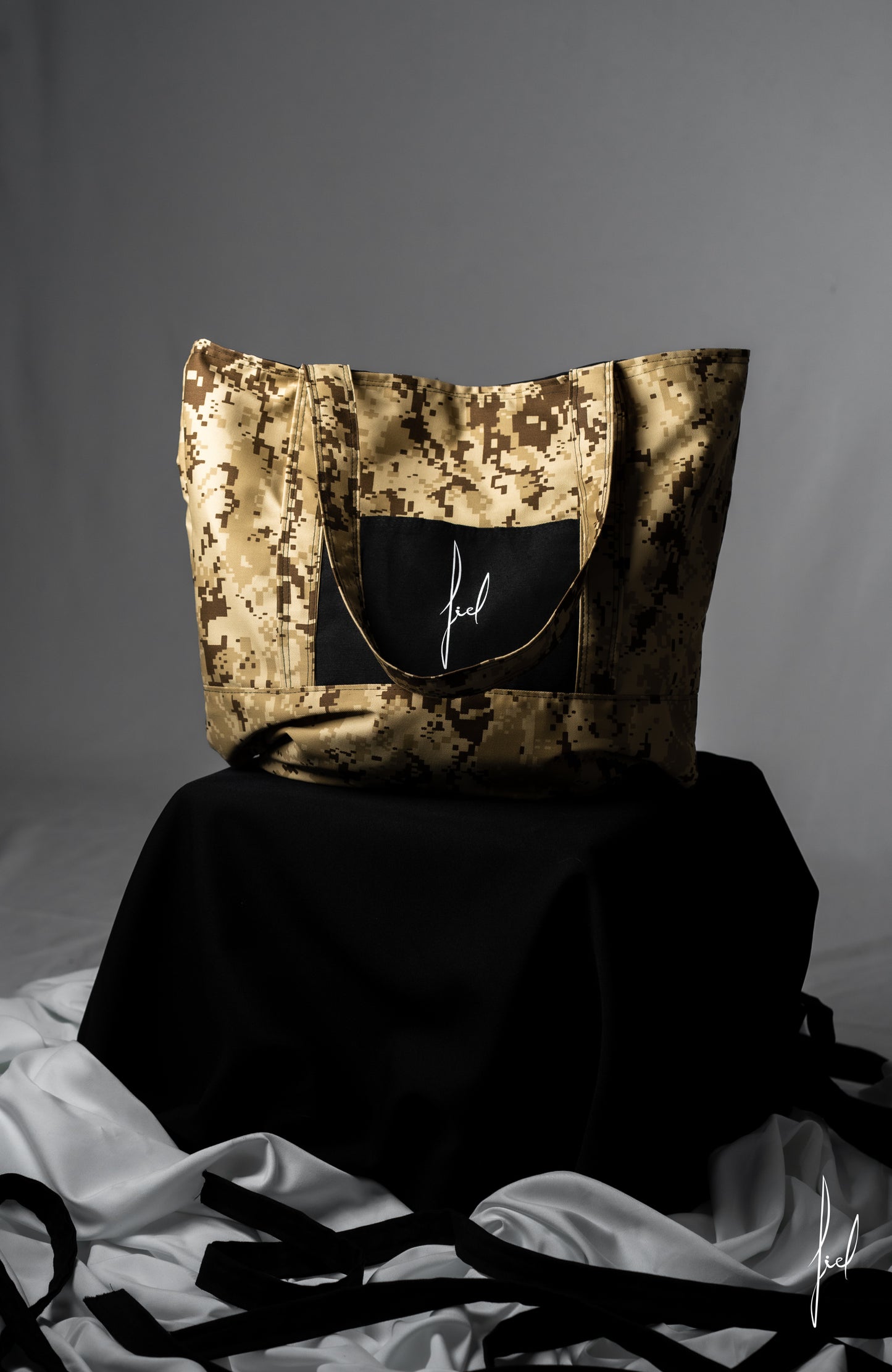 FIEL Bag “SAND”