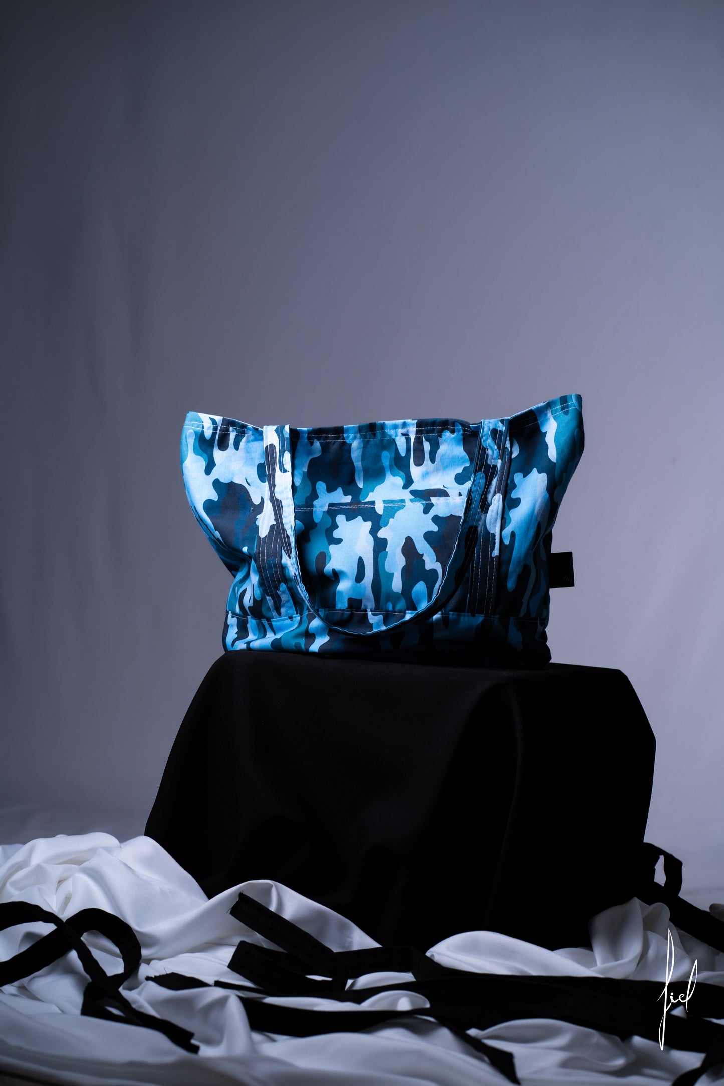 FIEL Bag “WATER”