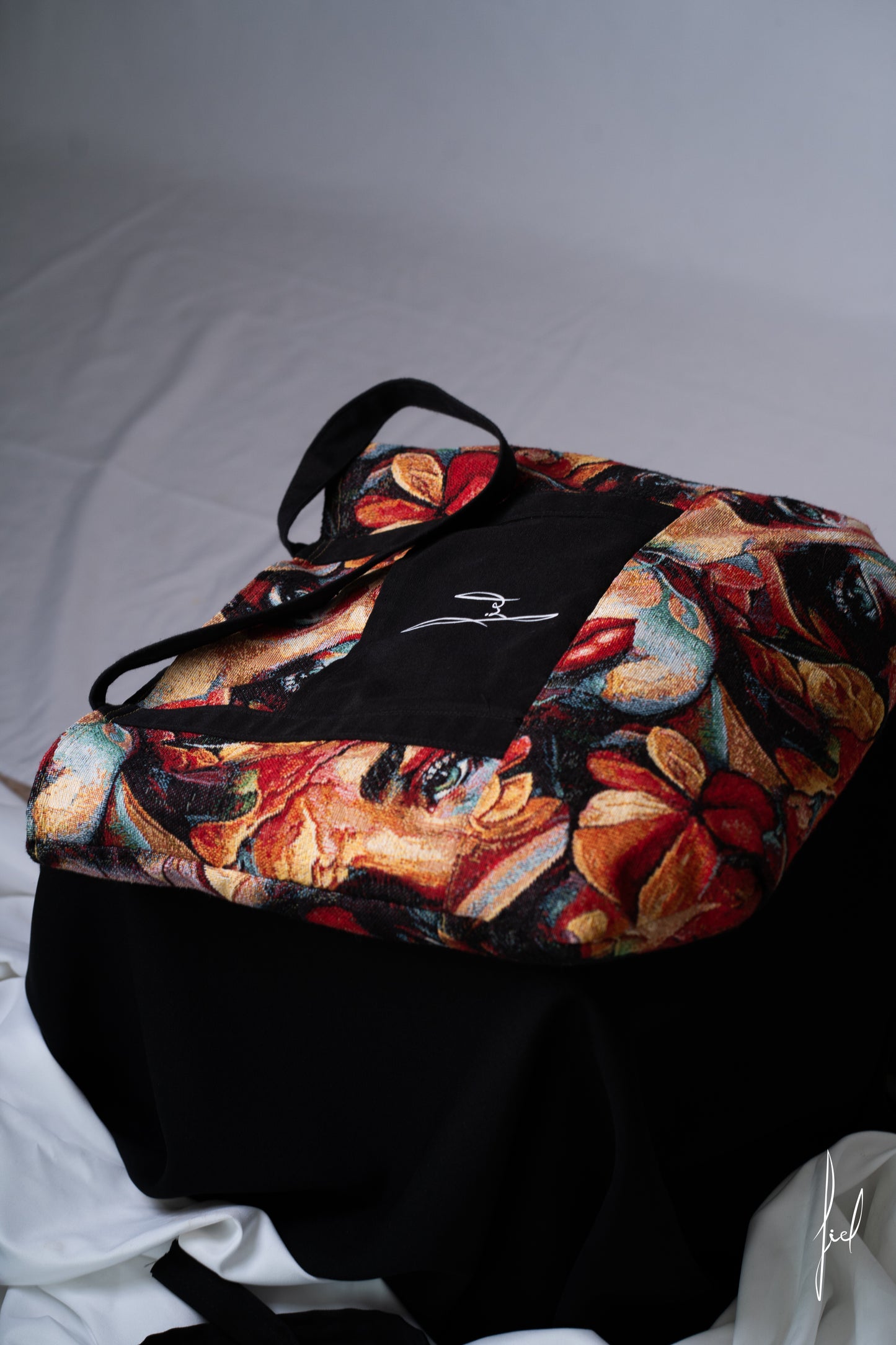 Bolsa FIEL “OLHOS”