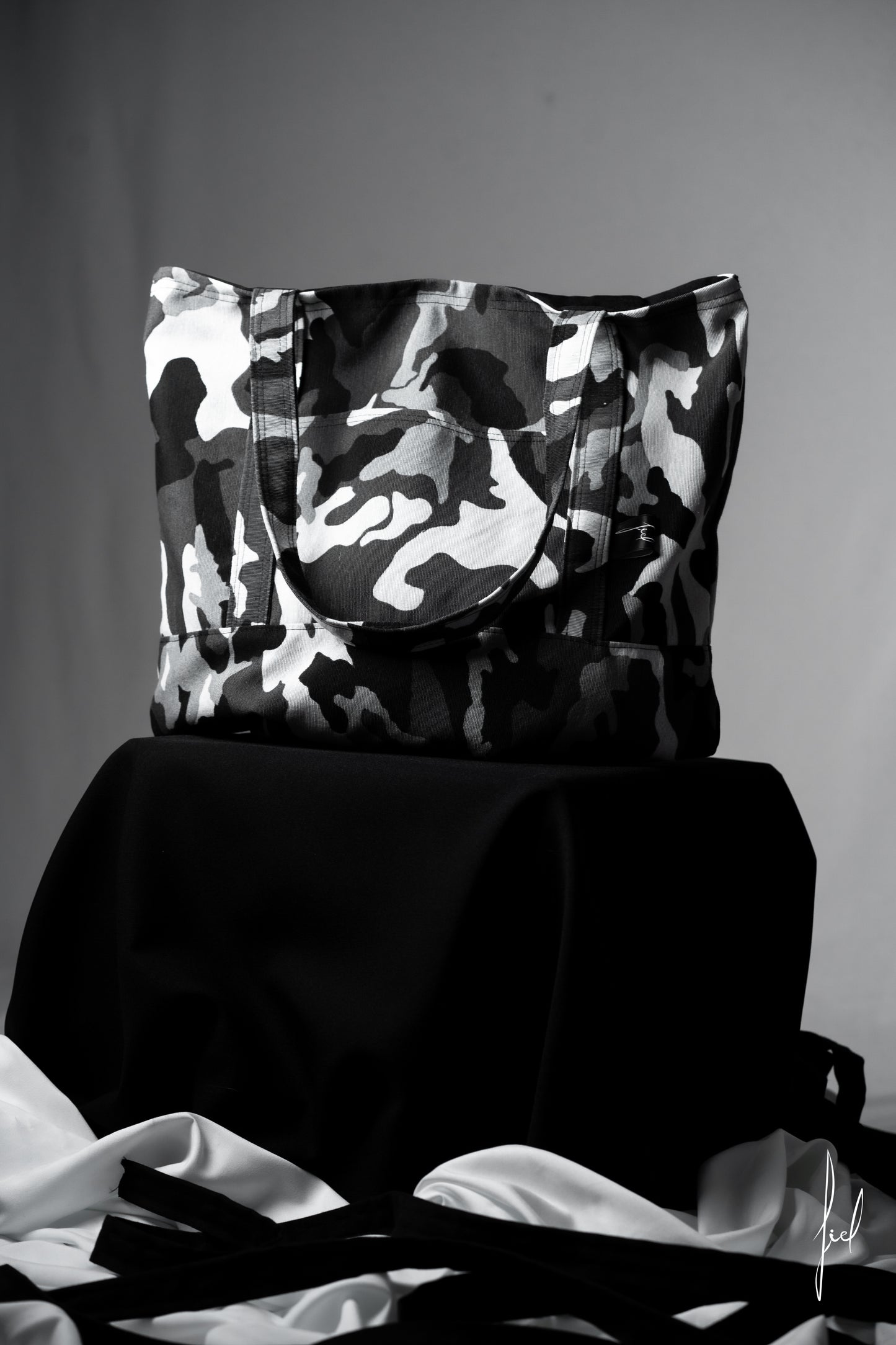 FIEL Bag “SHADOW”