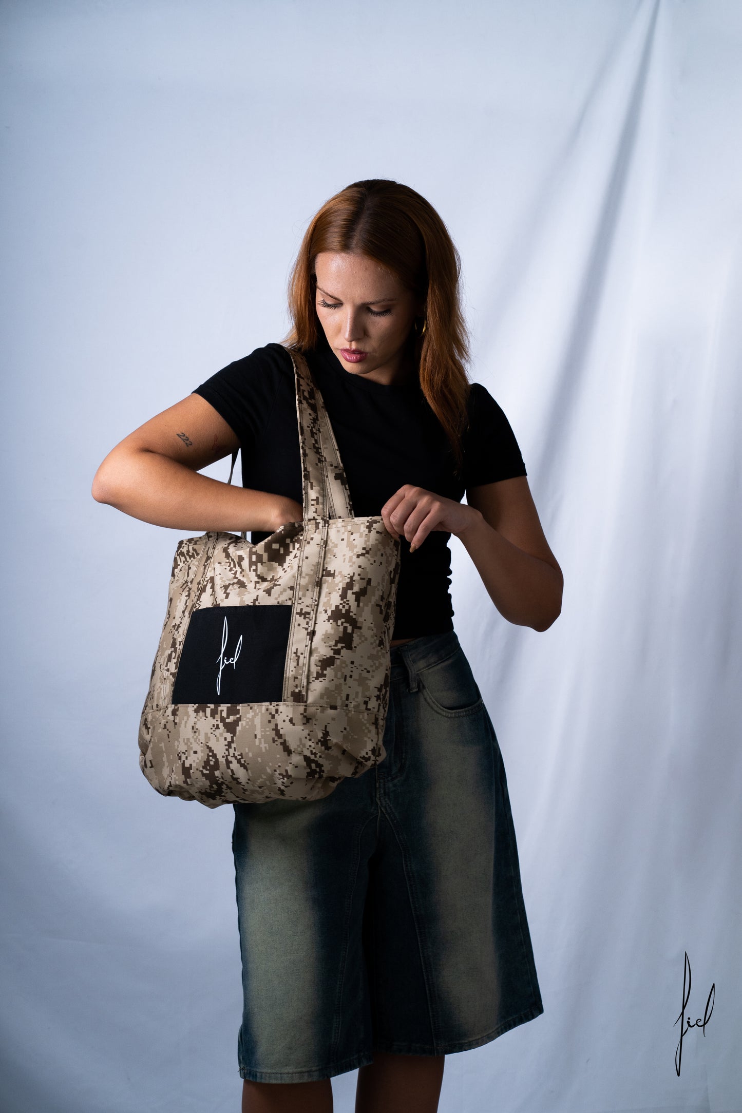 FIEL Bag “SAND”